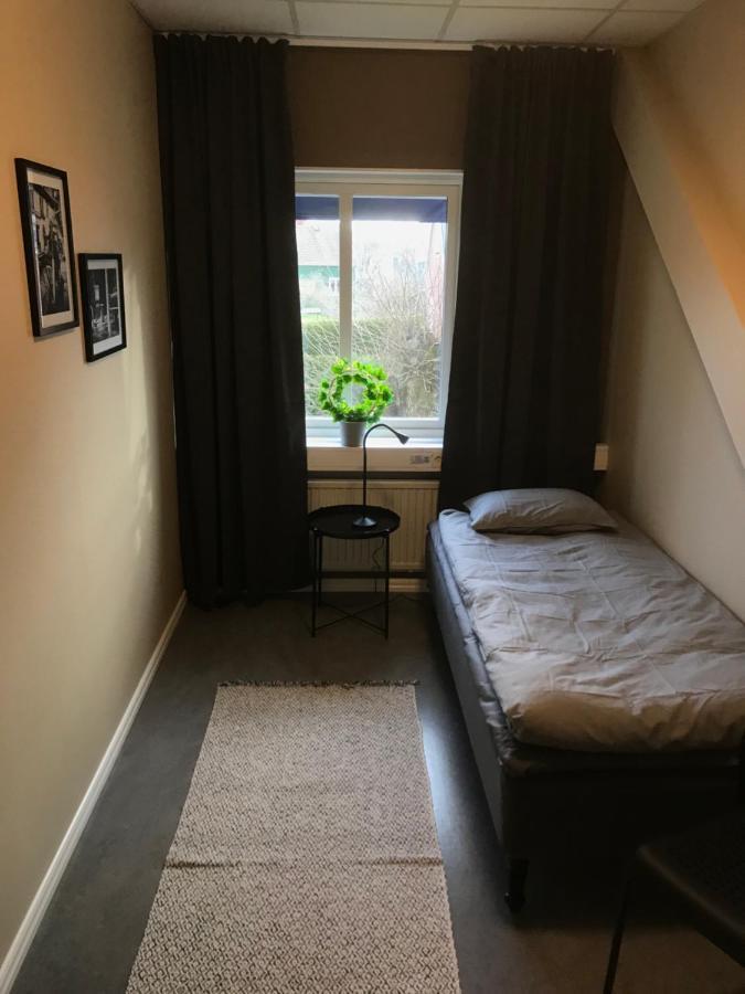De La Gardie Park Vandrarhem Hostel 利雪平 外观 照片
