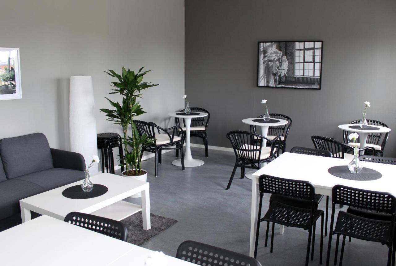 De La Gardie Park Vandrarhem Hostel 利雪平 外观 照片